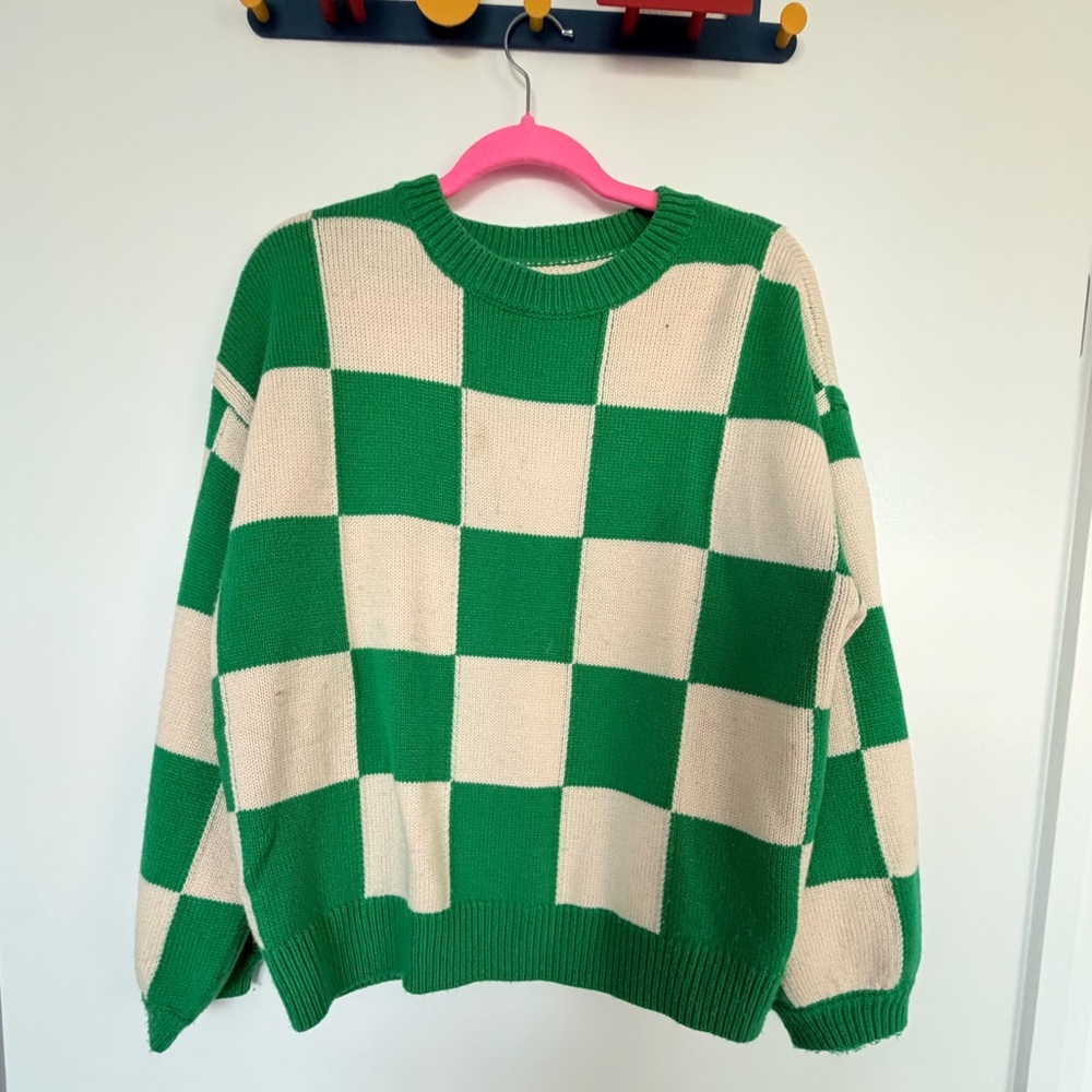 Stylish Green and Cream Checkered Sweater
